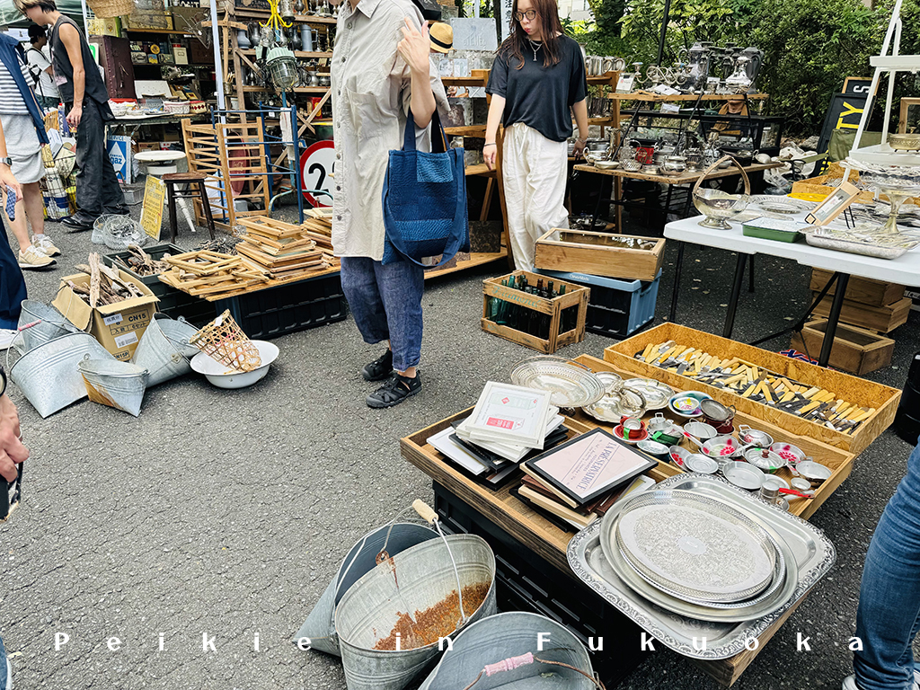 福岡護国神社蚤の市