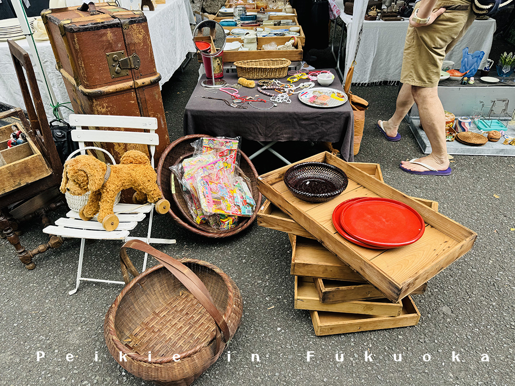 福岡護国神社蚤の市