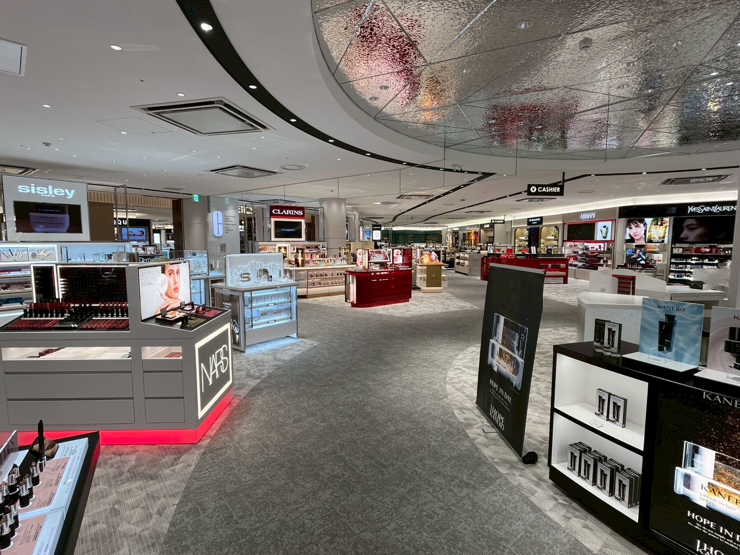 福岡空港免稅店
