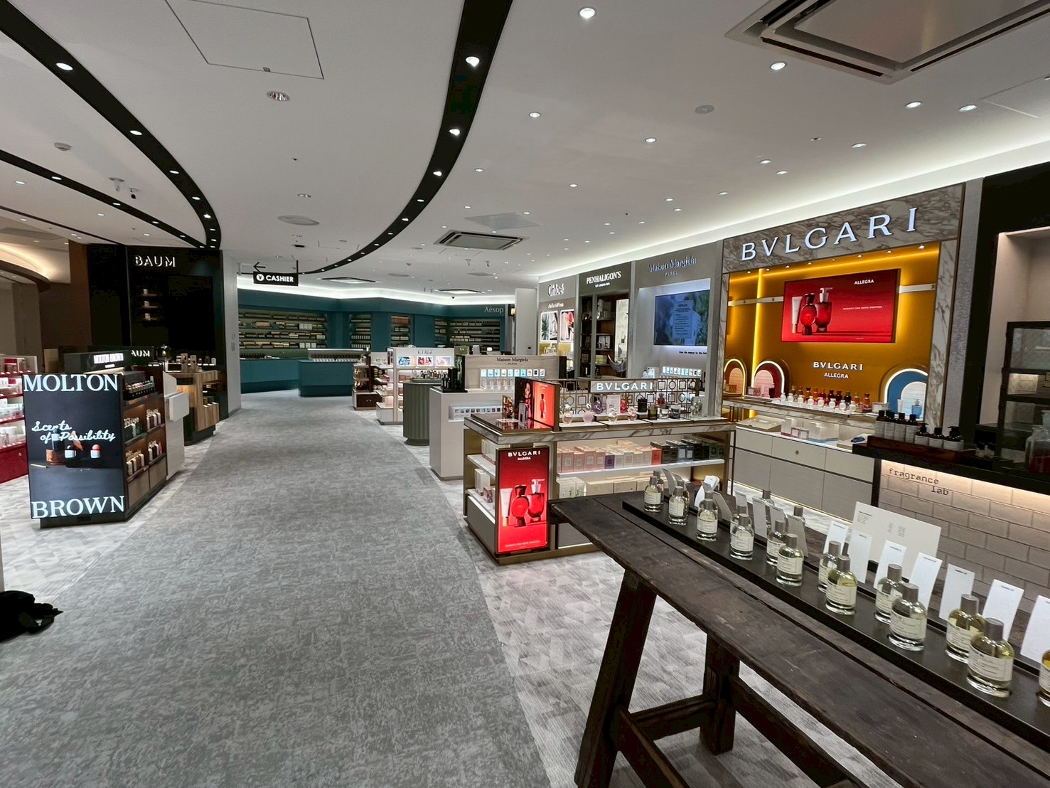 福岡空港免稅店