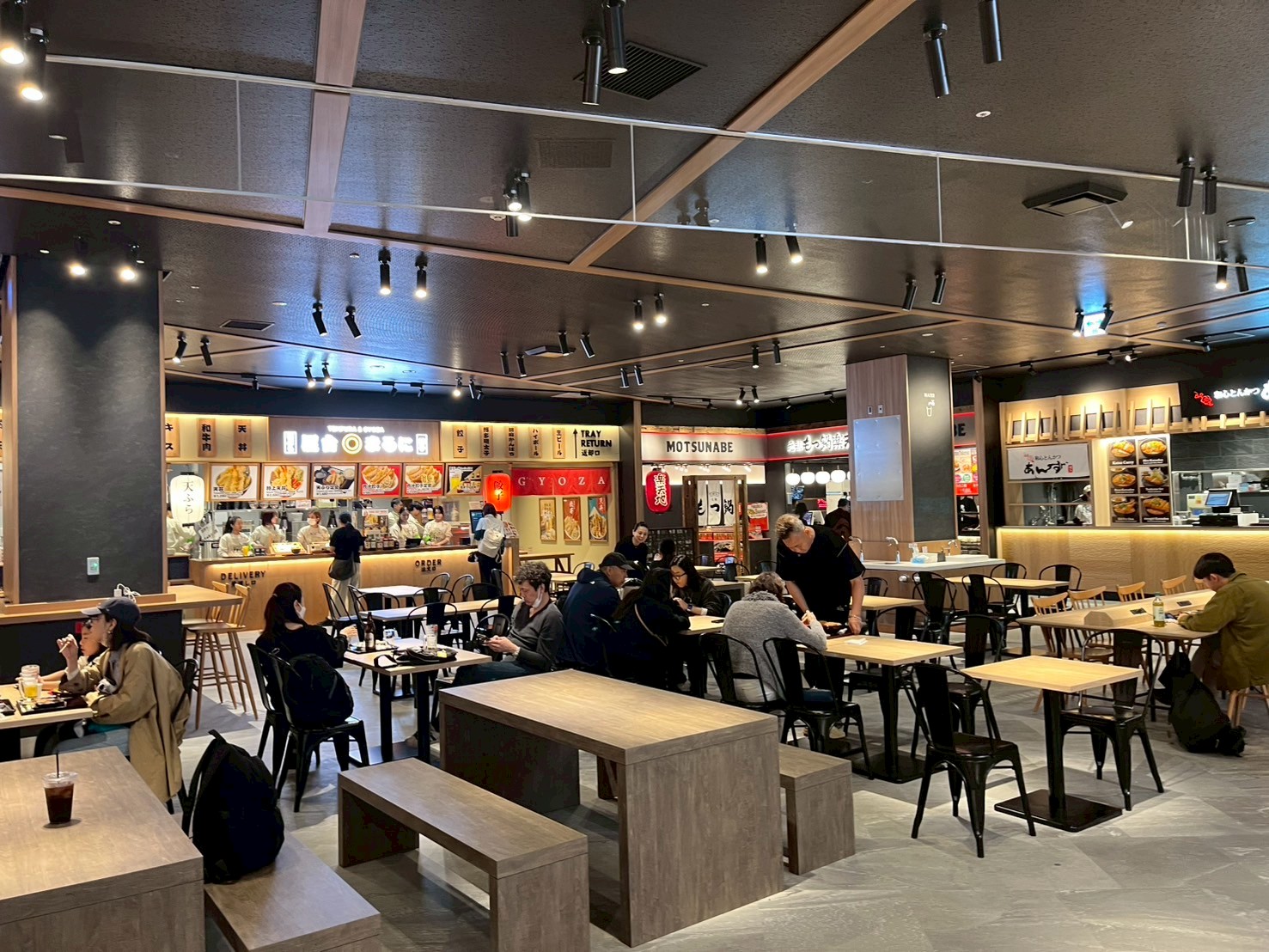 福岡空港免稅店Food Hall